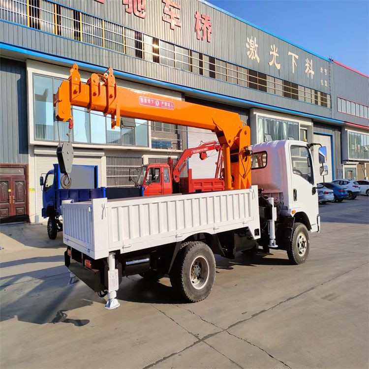 古城区三轮随车吊定制 农用改装机自备吊中瑞长期出售